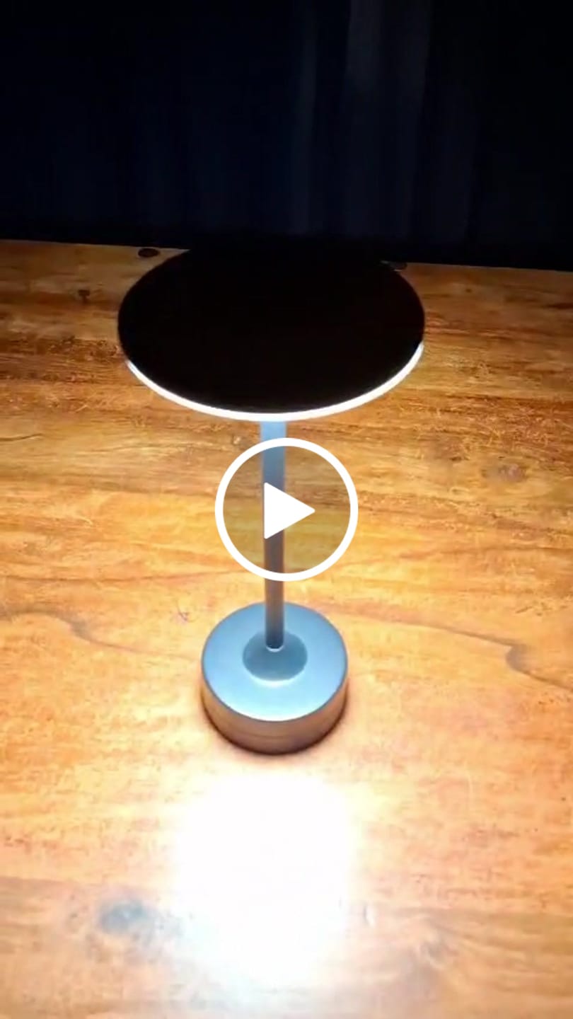 Customer review demonstrating Cardora light